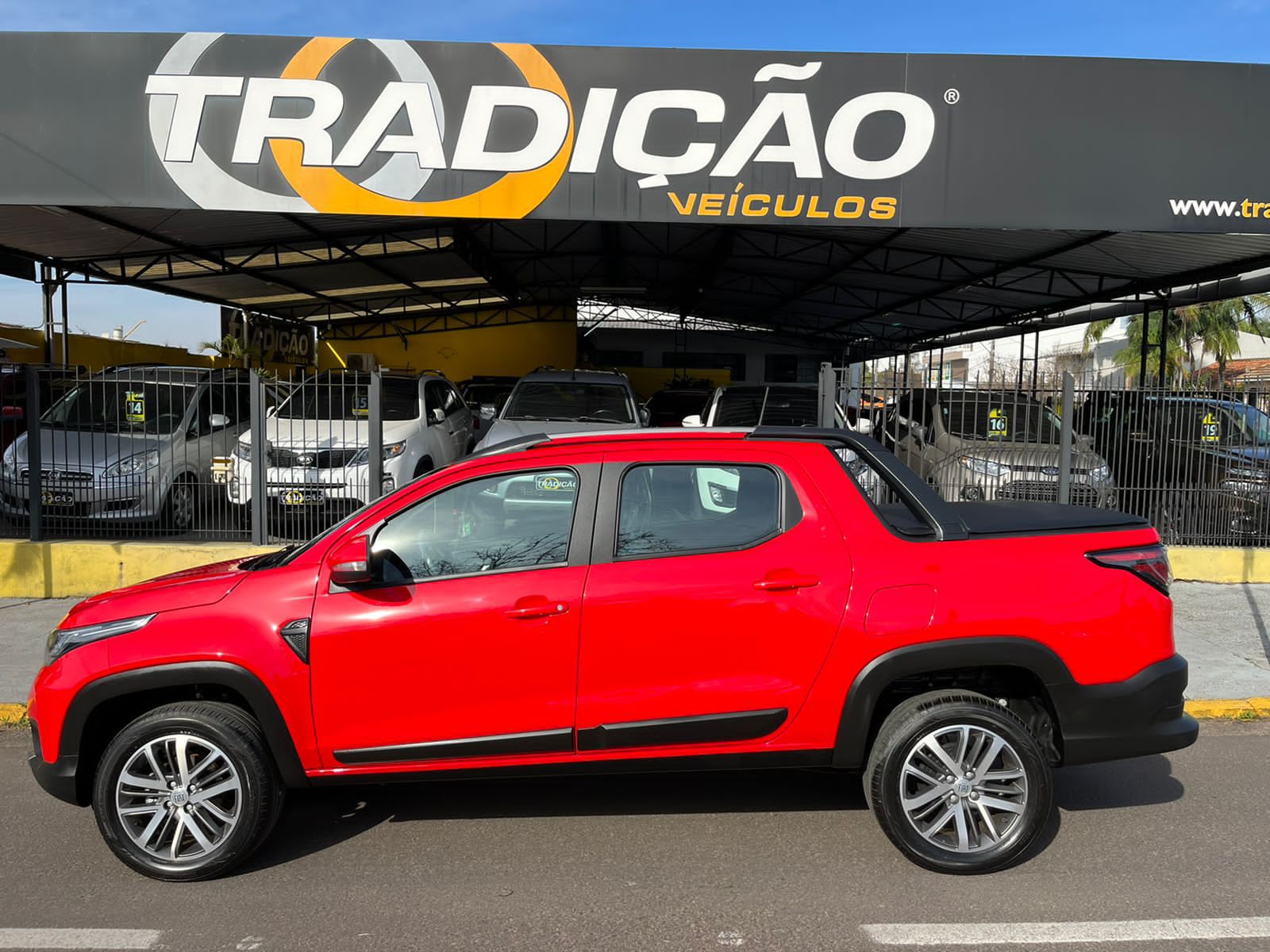 Fiat Strada Cabine Dupla Volcano Km Tradi O Ve Culos