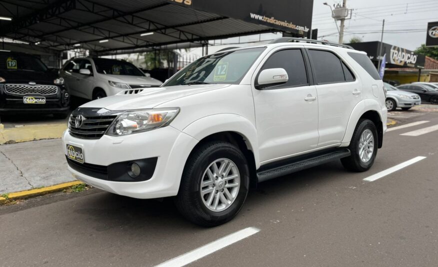 Toyota Hilux Sw4 3.0 Srv 4×4 Turbo Automática 2012 Branca