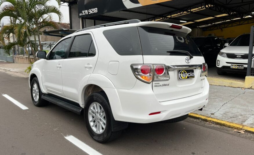 Toyota Hilux Sw4 3.0 Srv 4×4 Turbo Automática 2012 Branca