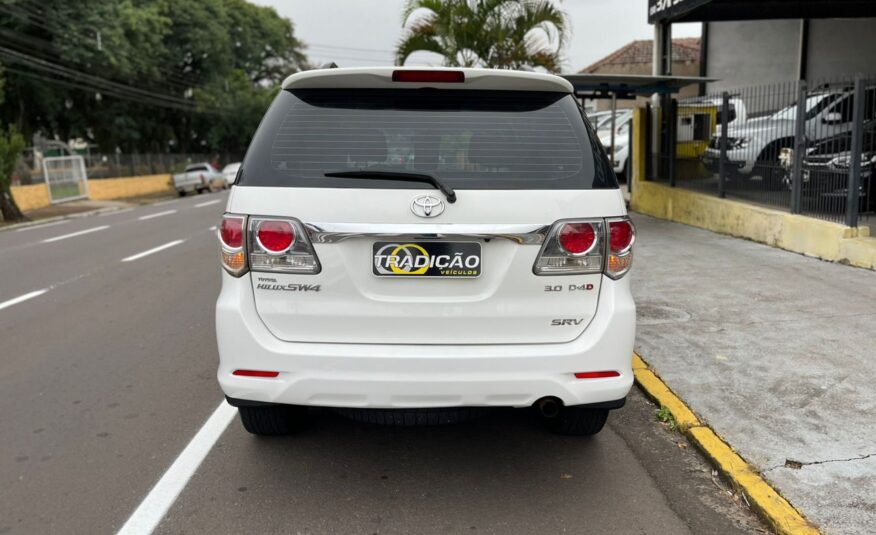 Toyota Hilux Sw4 3.0 Srv 4×4 Turbo Automática 2012 Branca