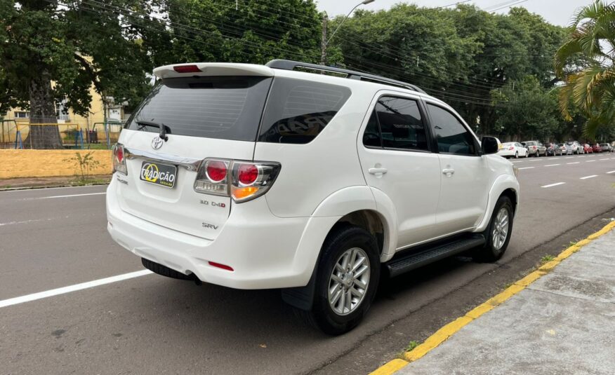 Toyota Hilux Sw4 3.0 Srv 4×4 Turbo Automática 2012 Branca