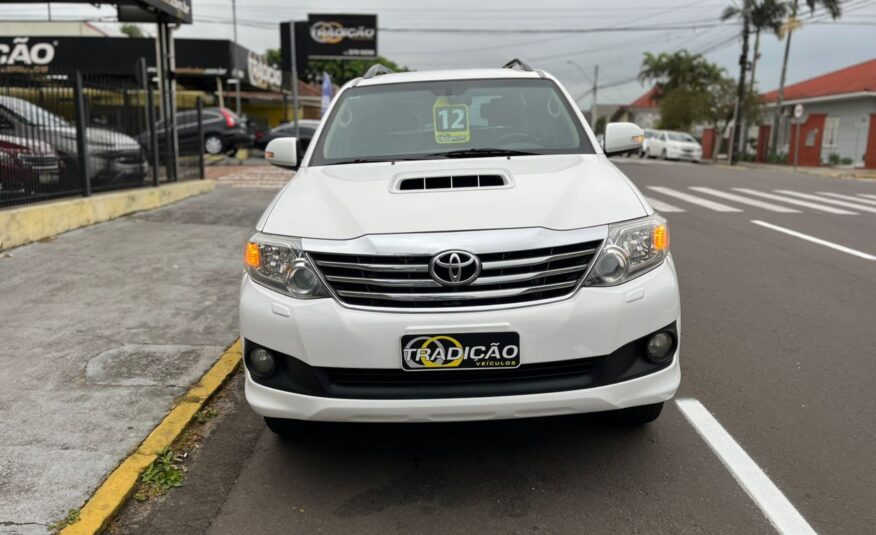 Toyota Hilux Sw4 3.0 Srv 4×4 Turbo Automática 2012 Branca