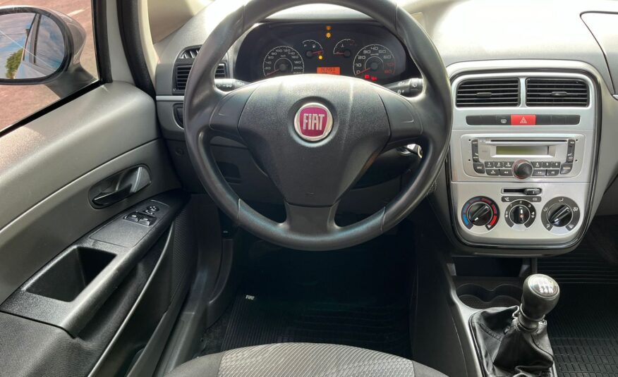 Fiat Punto 1.4 Attractive Completo 2012 Prata