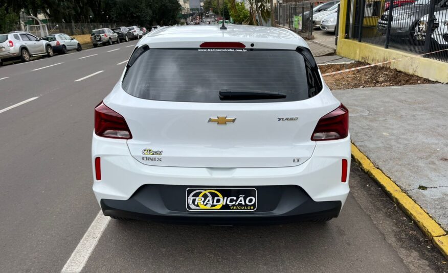 Chevrolet Onix 1.0 Mecânico Lt 2 2023 Impecável (6 marchas)