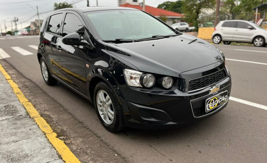 Chevrolet Sonic Hatch Lt Automático Completo 2013 Preto