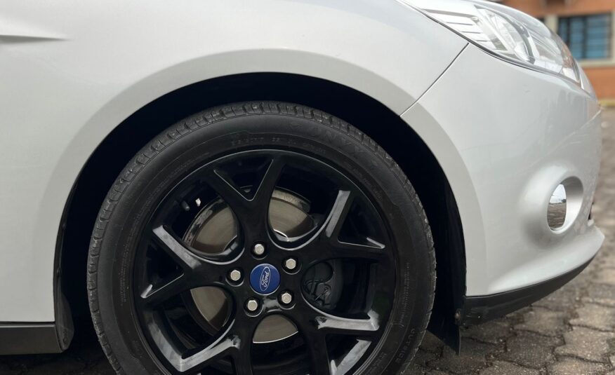 Ford Focus Sedan Titanium Automático 2015 Prata