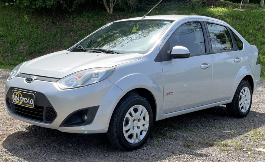 Ford Fiesta Sedan 1.6 Completo 2012 Prata