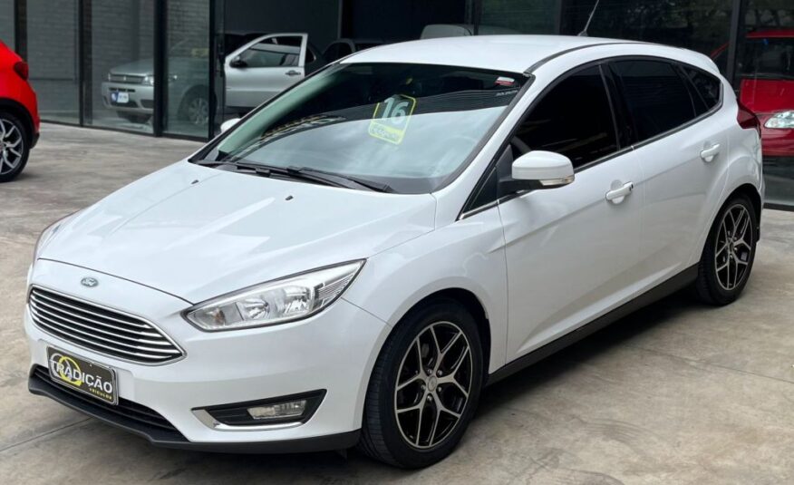 Ford Focus Hatch 2.0 Titanium Automático 2016 Branco