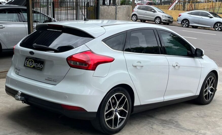 Ford Focus Hatch 2.0 Titanium Automático 2016 Branco