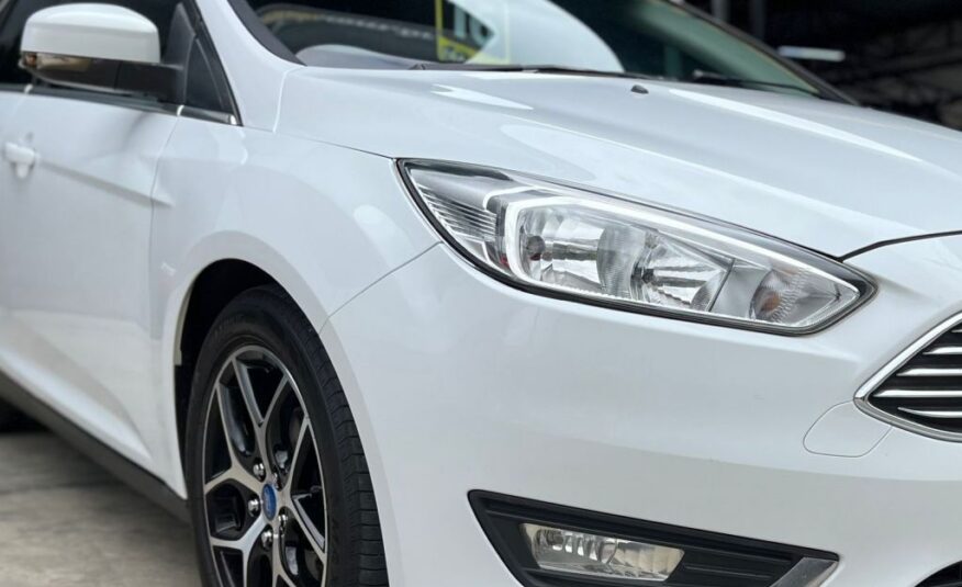 Ford Focus Hatch 2.0 Titanium Automático 2016 Branco