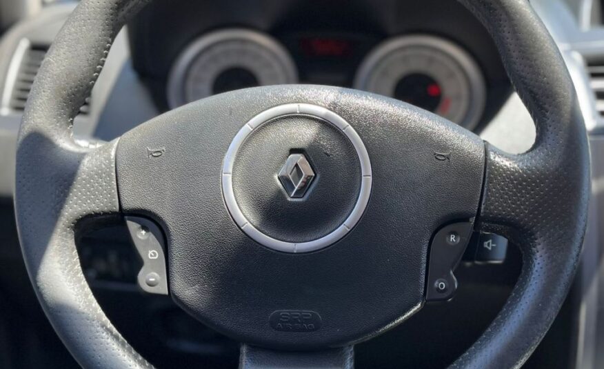 Renault Megane Grand Tour Dynamique 1.6 2012 Branca Completa