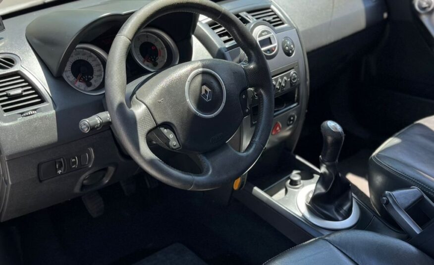 Renault Megane Grand Tour Dynamique 1.6 2012 Branca Completa