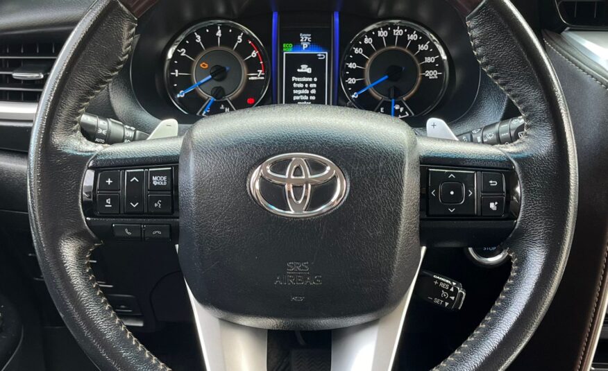 Toyota Hilux Sw4 SRVA Gasolina Flex 2019 Prata 7 Lugares