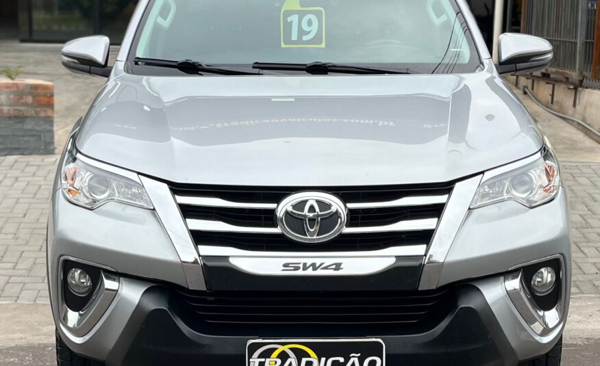 Toyota Hilux Sw4 SRVA Gasolina Flex 2019 Prata 7 Lugares