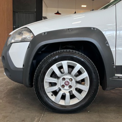Fiat Strada Adventure 1.8 Impecável