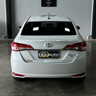 Toyota Yaris Xs Sedan 1.5 Aut Branco