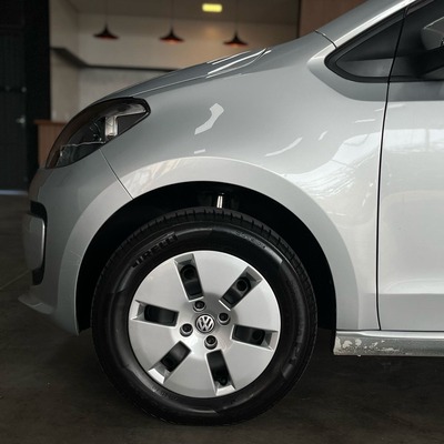 Volkswagen Up Move 1.0 Prata