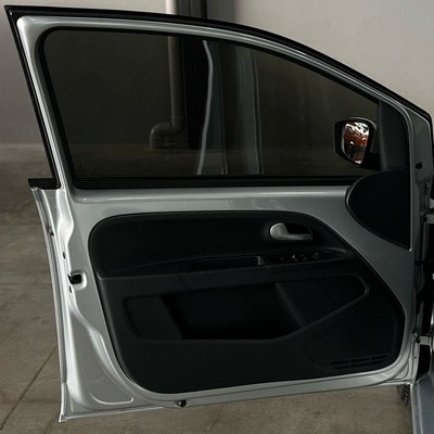 Volkswagen Up Move 1.0 Prata
