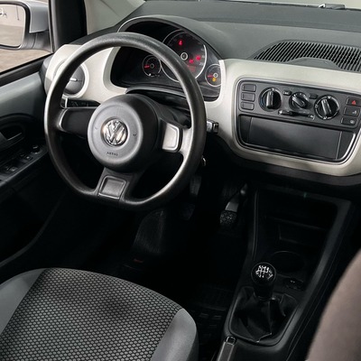 Volkswagen Up Move 1.0 Prata