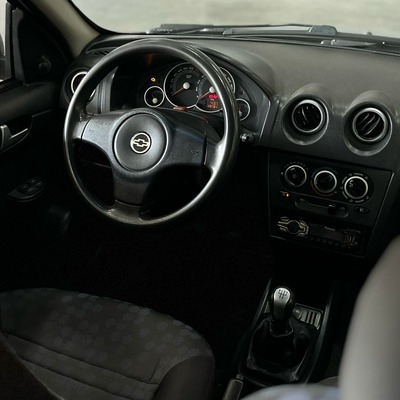 Chevrolet Celta Super Completo 4p