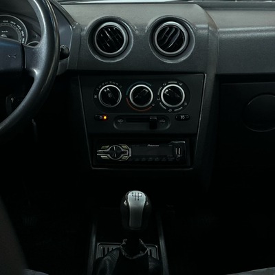 Chevrolet Celta Super Completo 4p
