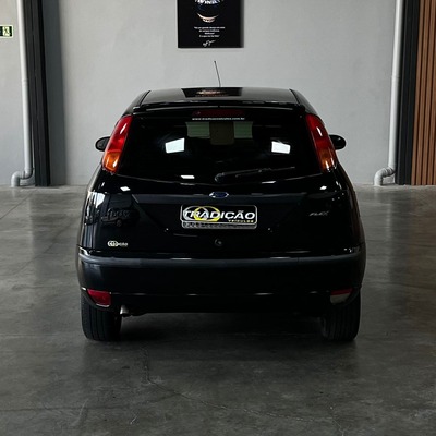 Ford Focus Hatch 1.6 Completo