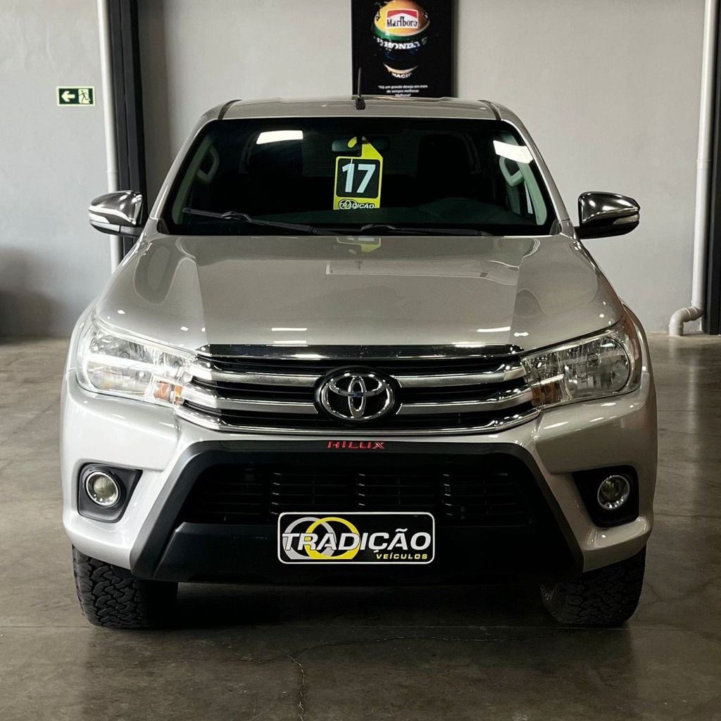Toyota Hilux STD CD 4×4 2.8  (Diesel – Manual)