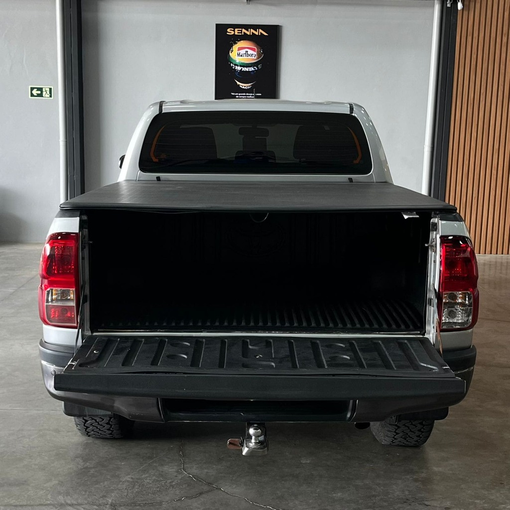 Toyota Hilux STD CD 4×4 2.8  (Diesel – Manual)