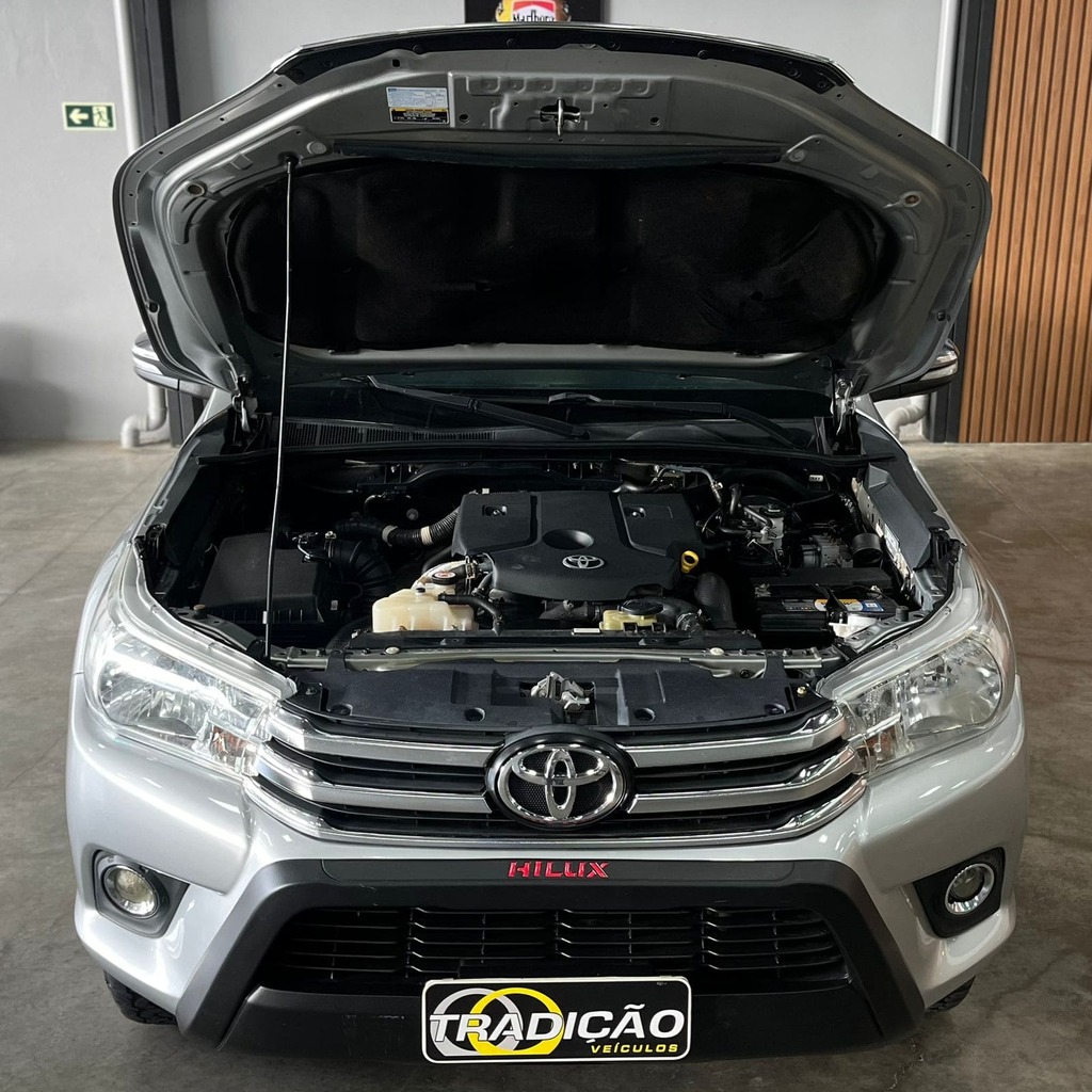 Toyota Hilux STD CD 4×4 2.8  (Diesel – Manual)
