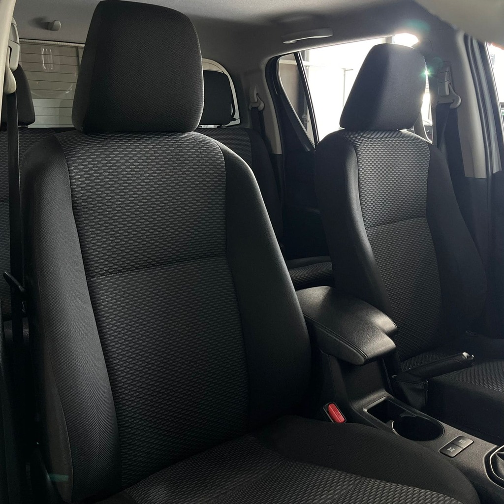 Toyota Hilux STD CD 4×4 2.8  (Diesel – Manual)