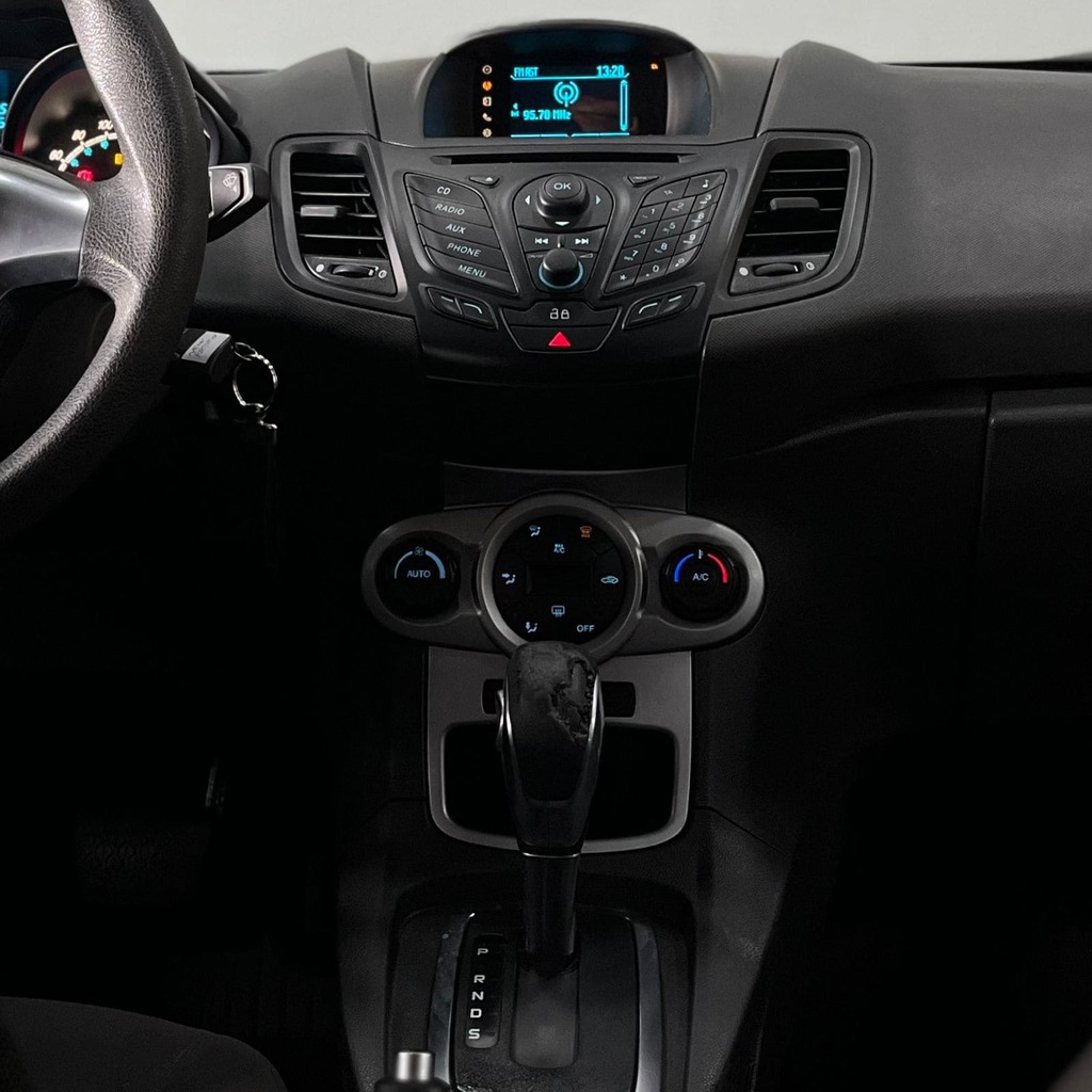 Ford Fiesta SE Hatch 1.6 Flex (Impecável)