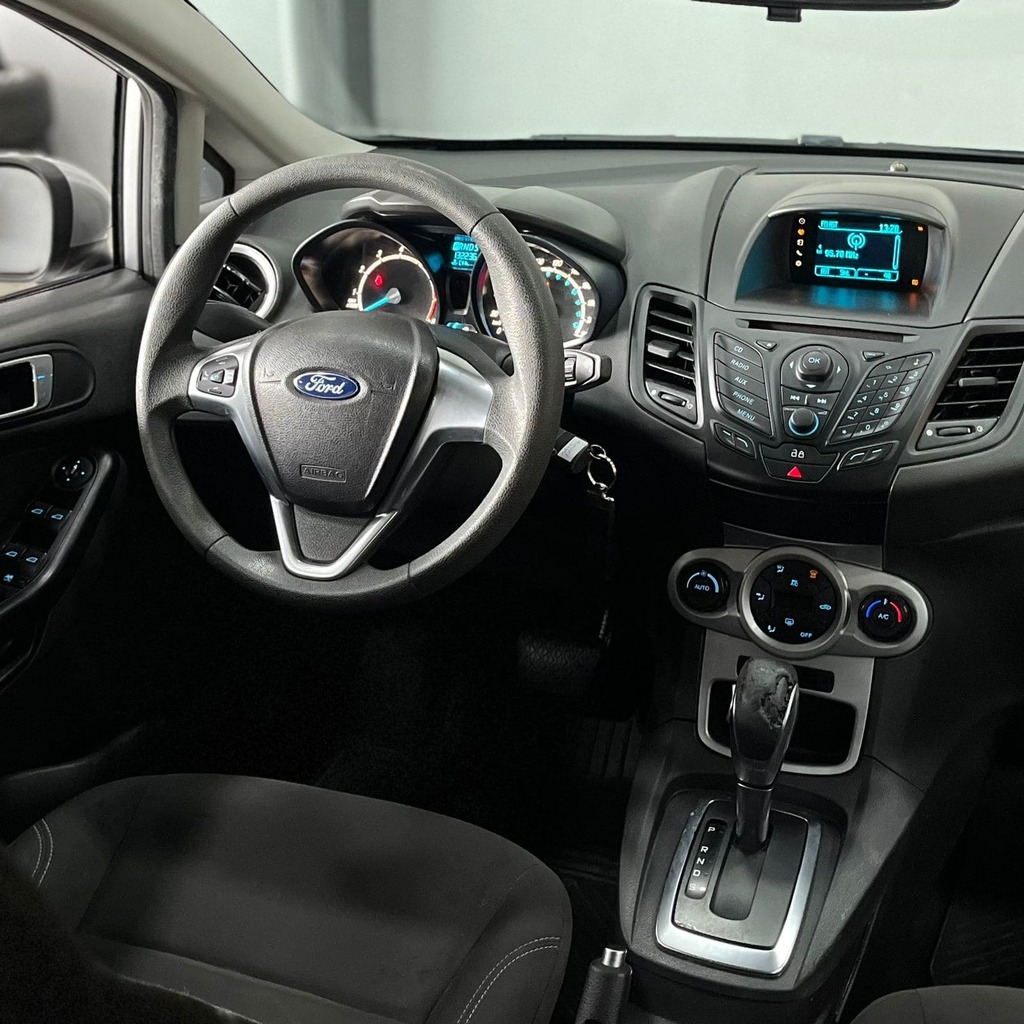 Ford Fiesta SE Hatch 1.6 Flex (Impecável)