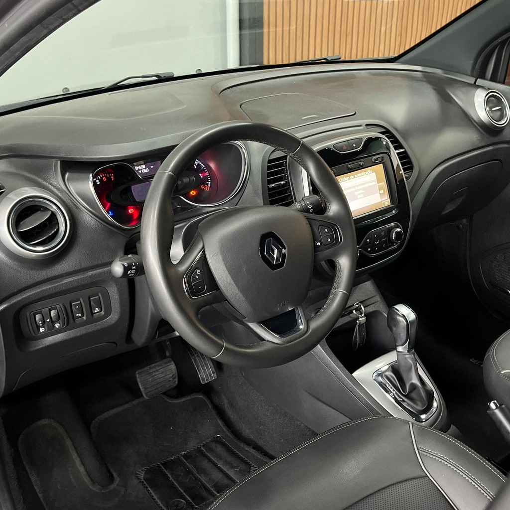 Renault Captur Bose 1.6 Aut (Impecável)