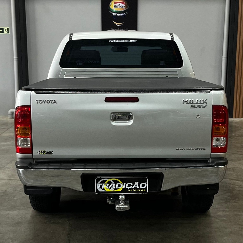 Toyota Hilux SRV CD 4×4 3.0 Aut (Prata)