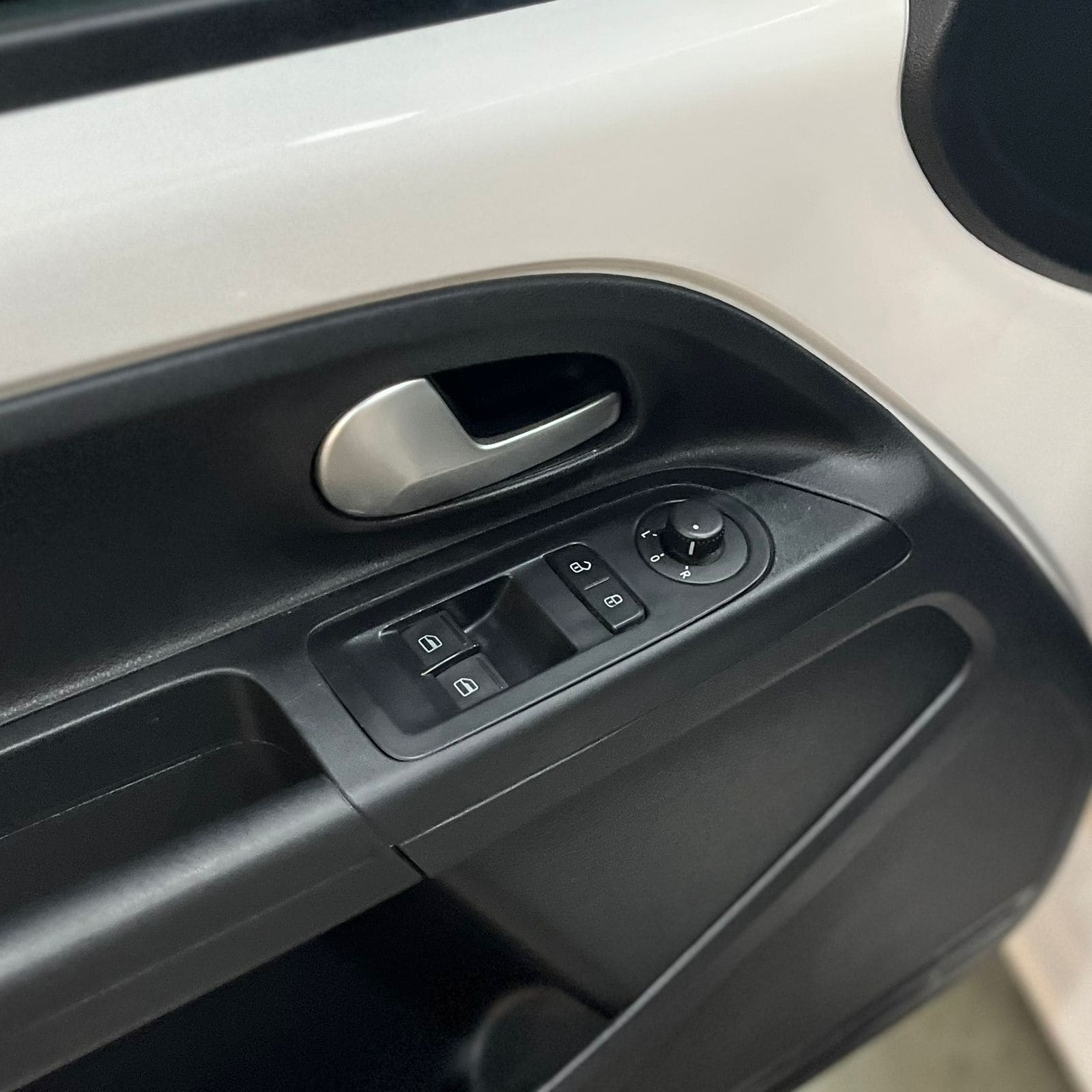 Volkswagen Up Move TSi 1.0 Flex (Impecável)