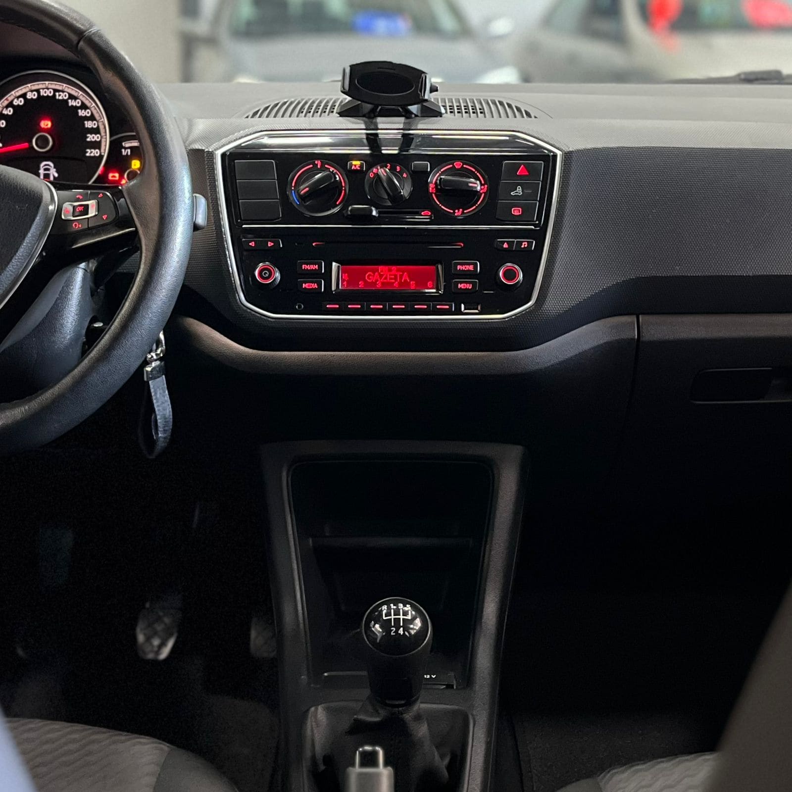 Volkswagen Up Move TSi 1.0 Flex (Impecável)