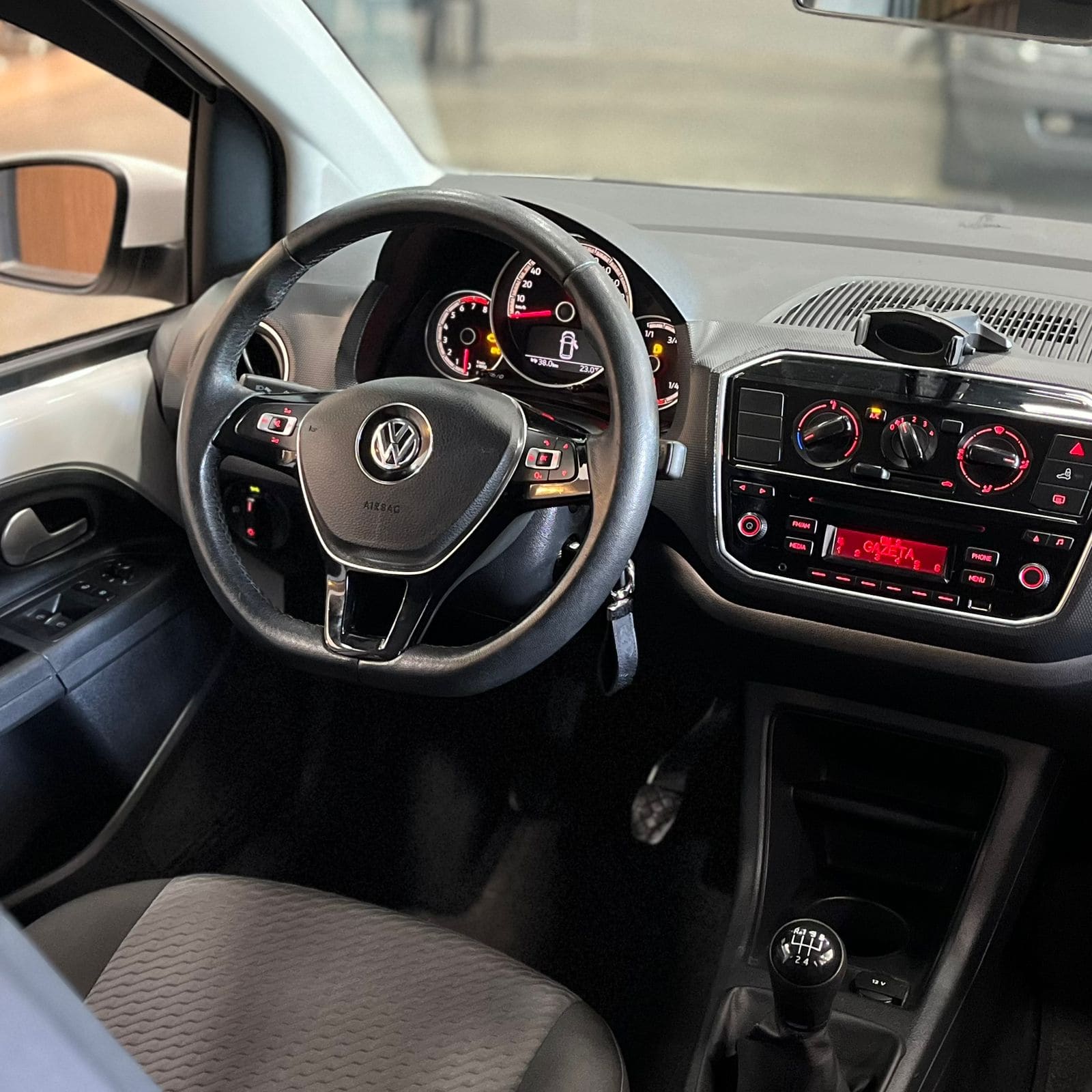 Volkswagen Up Move TSi 1.0 Flex (Impecável)