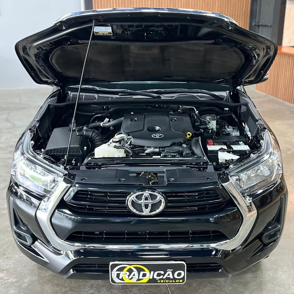 Toyota Hilux Cd Srv 4×4 2.8 Diesel (Impecável / Preta)