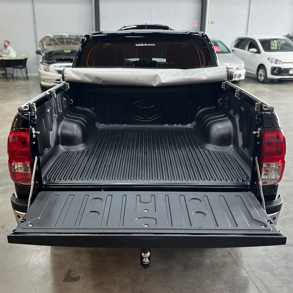 Toyota Hilux Cd Srv 4×4 2.8 Diesel (Impecável / Preta)
