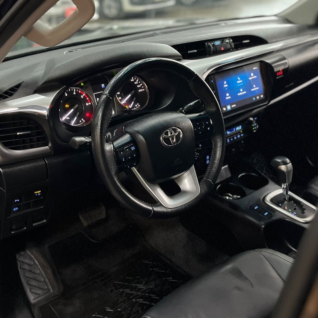 Toyota Hilux Cd Srv 4×4 2.8 Diesel (Impecável / Preta)