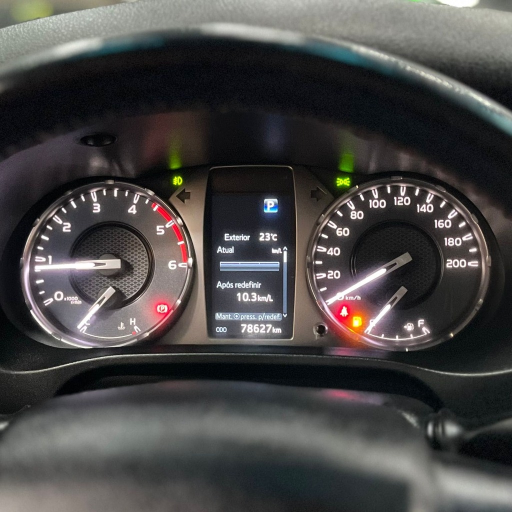 Toyota Hilux Cd Srv 4×4 2.8 Diesel (Impecável / Preta)