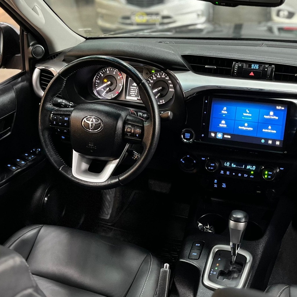 Toyota Hilux Cd Srv 4×4 2.8 Diesel (Impecável / Preta)