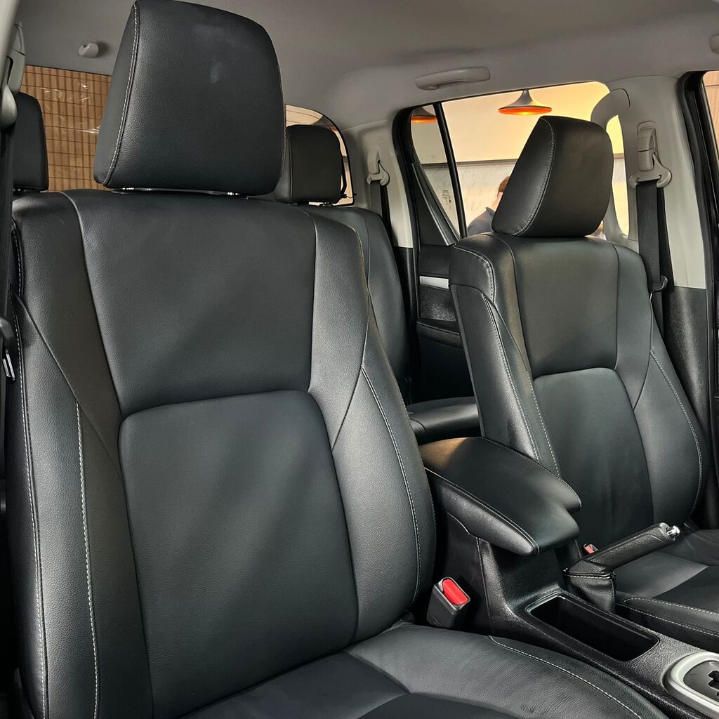 Toyota Hilux Cd Srv 4×4 2.8 Diesel (Impecável / Preta)