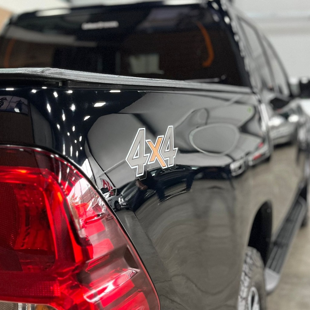 Toyota Hilux Cd Srv 4×4 2.8 Diesel (Impecável / Preta)