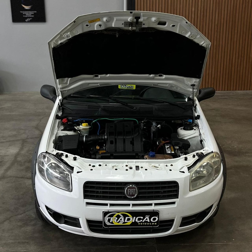 Fiat Strada Working CS 1.4 Flex (Bem conservada)