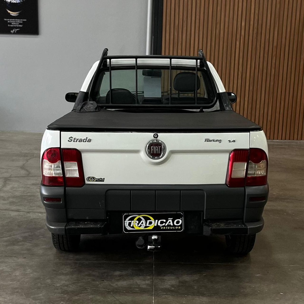 Fiat Strada Working CS 1.4 Flex (Bem conservada)