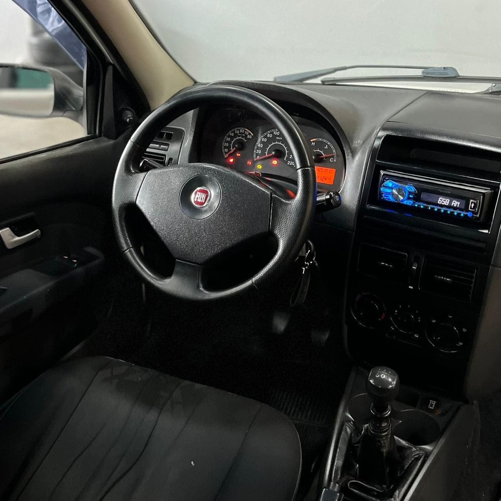 Fiat Strada Working CS 1.4 Flex (Bem conservada)