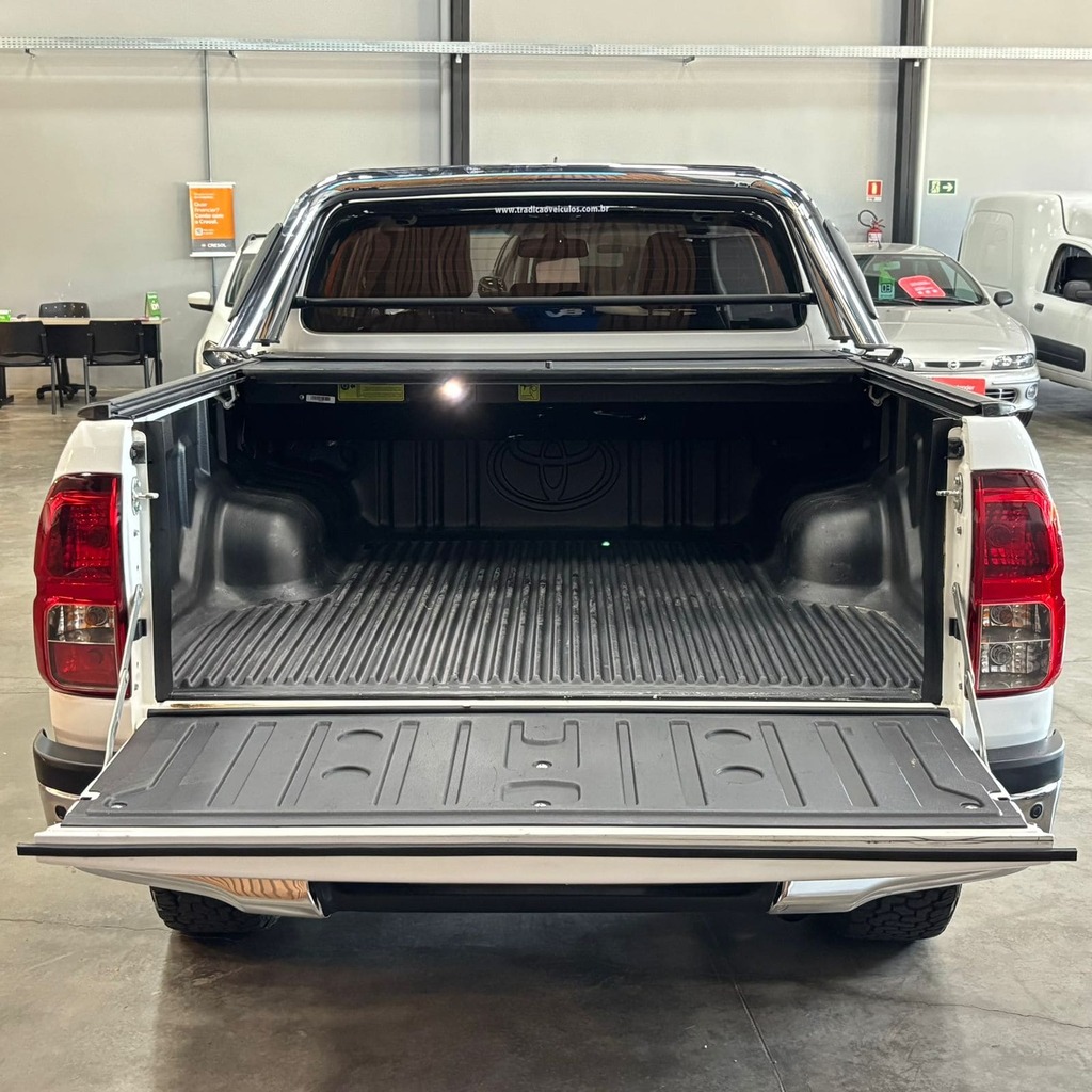 Toyota Hilux Srv Cd 4×4 2.8 Aut (Top de linha – Impecável)