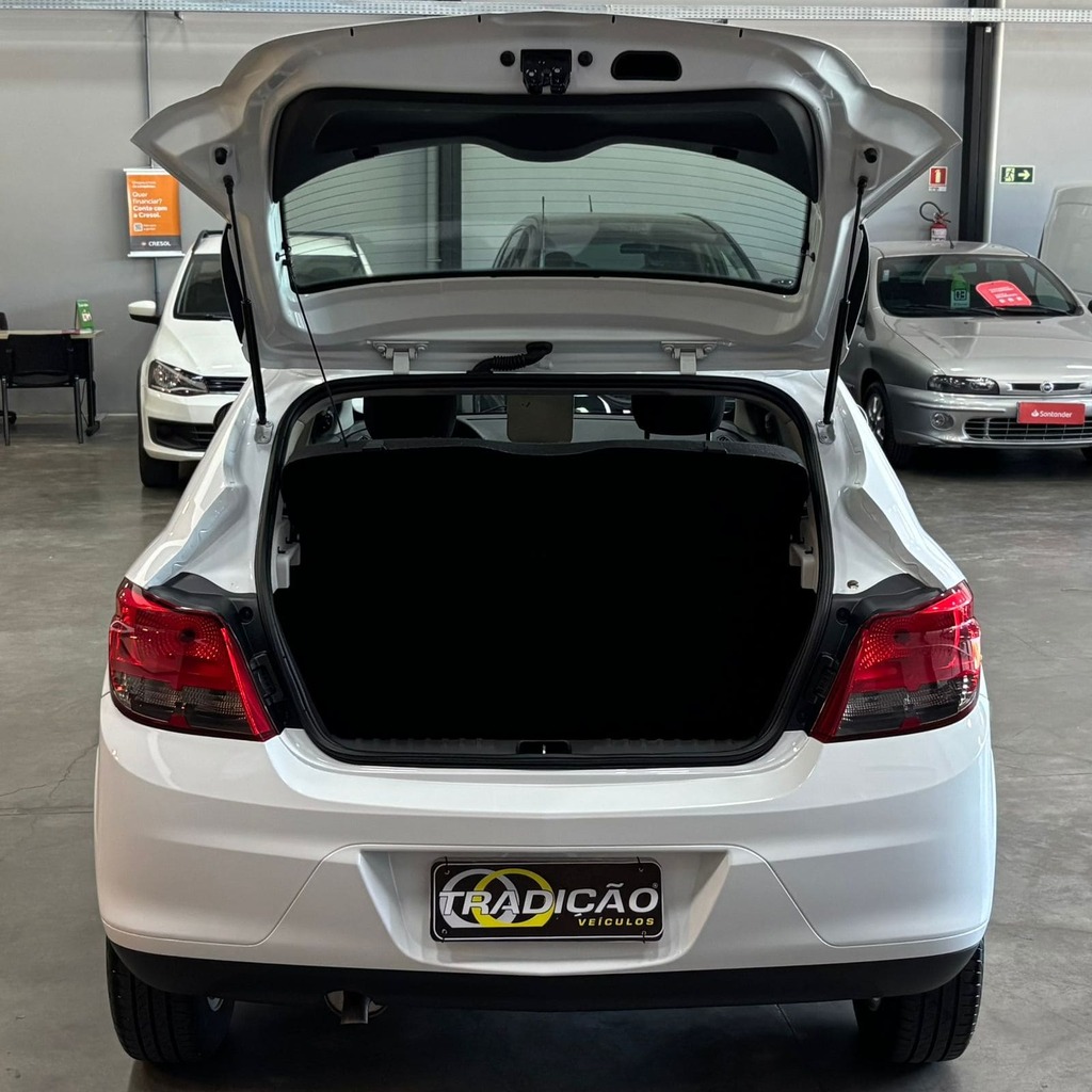 Chevrolet Onix Ltz 1.4 Mpfi Flex (Manual – Muito inteiro)