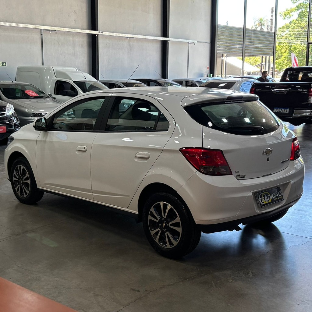 Chevrolet Onix Ltz 1.4 Mpfi Flex (Manual – Muito inteiro)